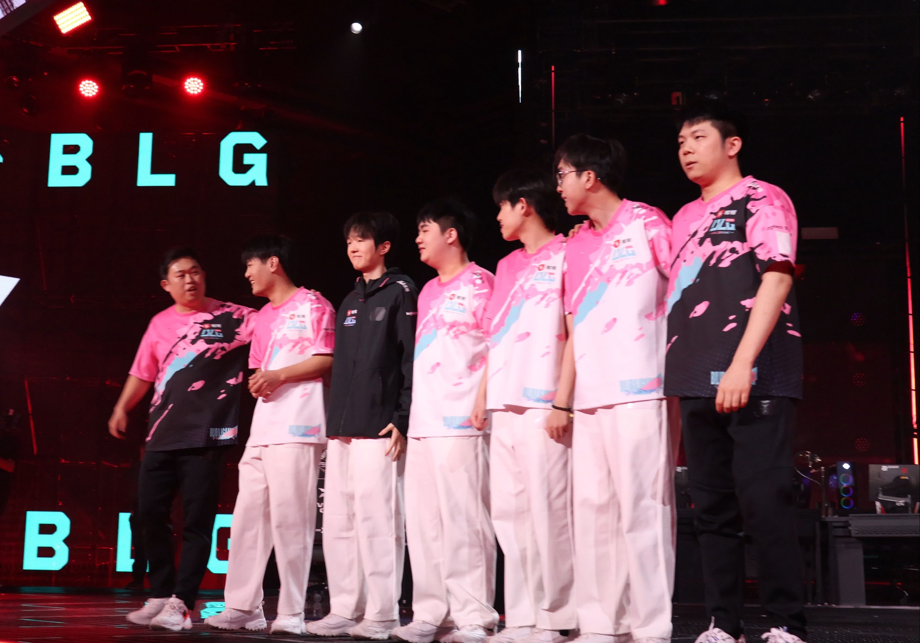 九游体育APP下载-包含TSM鏖战WBG，Kanavi统治全场的词条