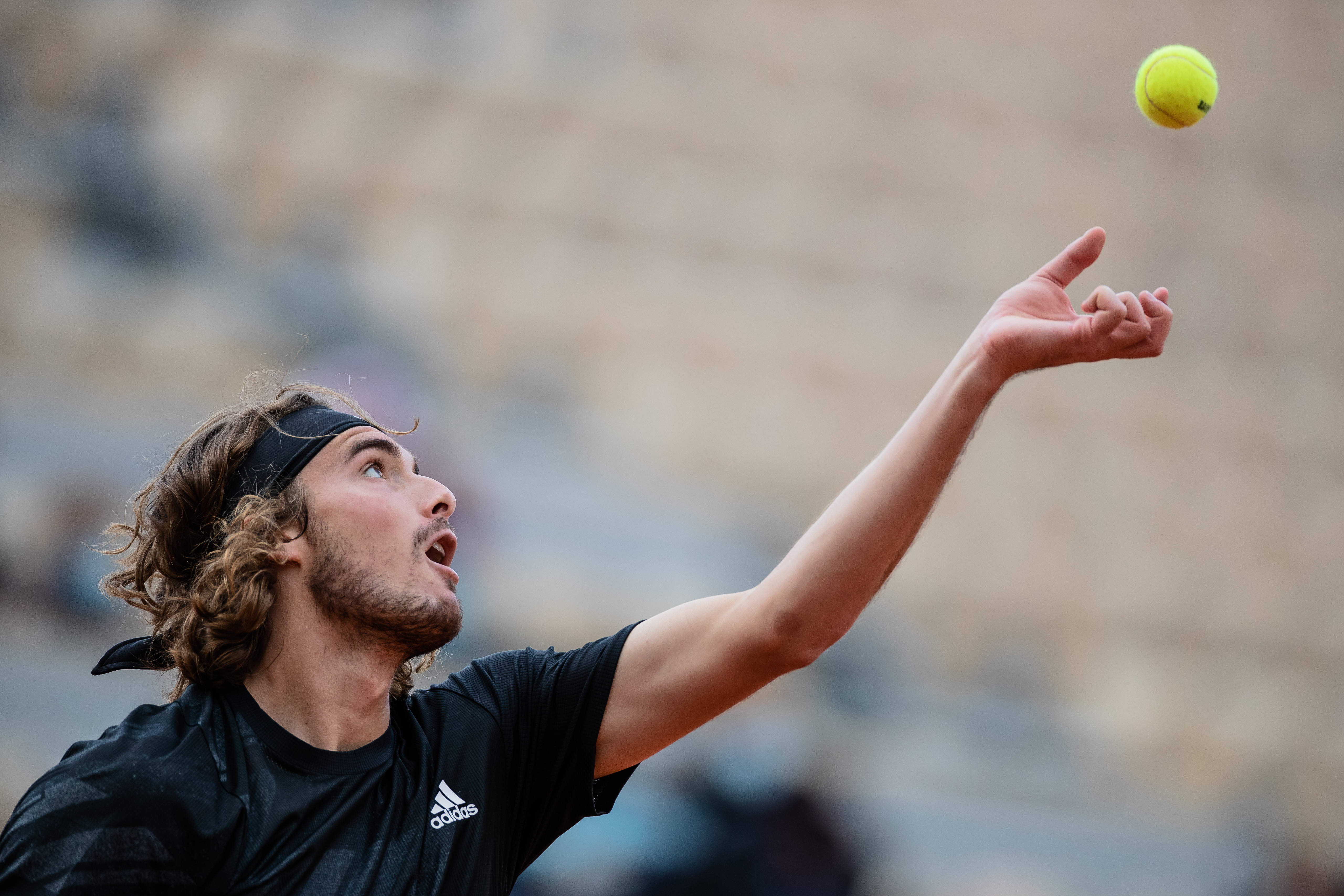 九游体育平台-世界网球队碾压英国网球队，西西帕斯高光表现的简单介绍