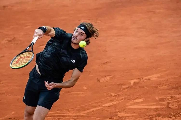 法国网球队血洗世界网球队，西西帕斯完成帽子戏法的简单介绍