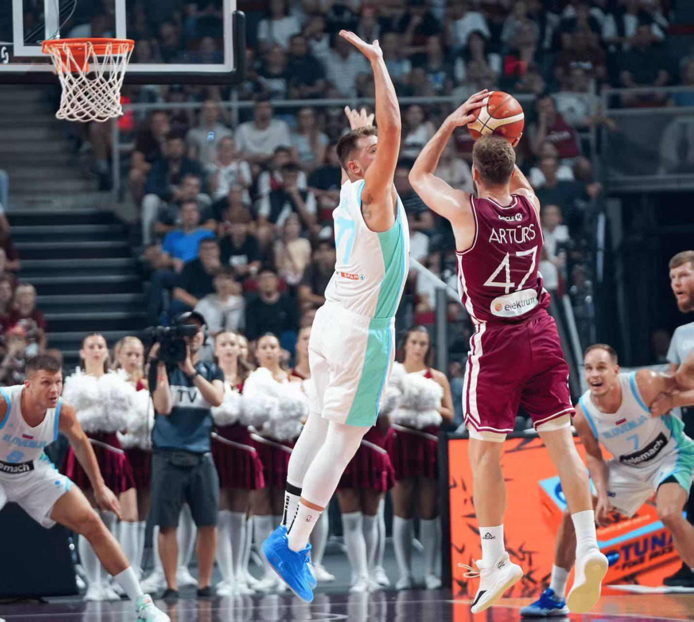 九游娱乐网页-关于热身赛集结，欧预赛备战欧锦赛展示队伍实力的信息