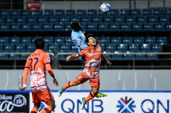 关于苏宁客场击败重庆，取得客场三分的信息