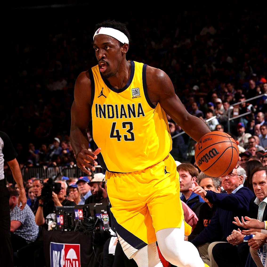 九游体育官方入口-雄鹿客场击溃步行者，取得胜利