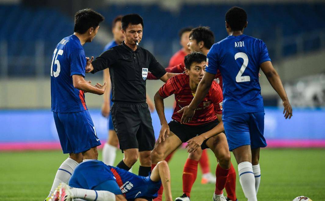 包含亚洲球队外援引援：新季度引入攻坚效果的词条