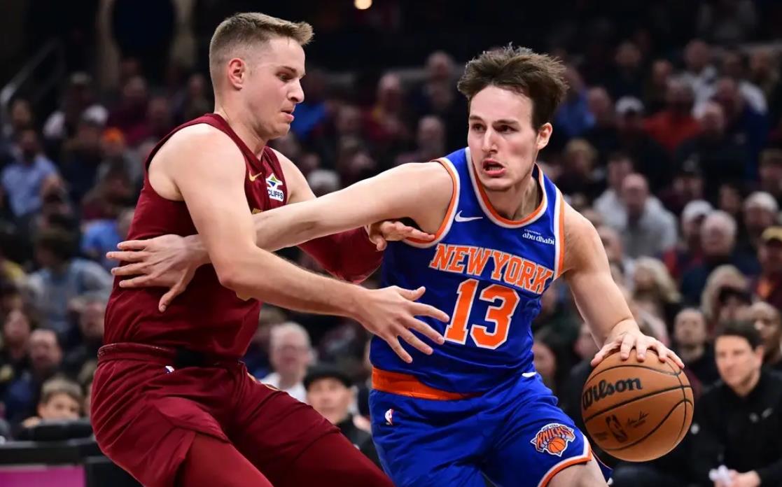 骑士队气势如虹，轻松击败对手晋级