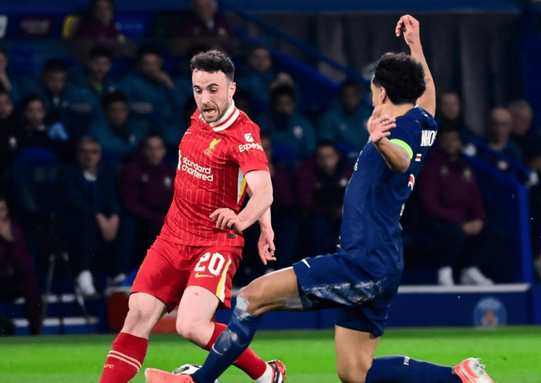 巴黎豪取胜仗，携手晋级足球决赛