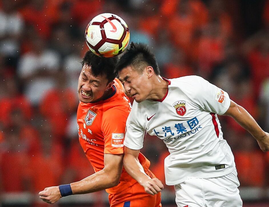 上海德比战中，鲁能比完胜上港