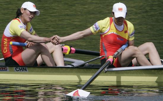 瞬间定冠军，默契配合成就辉煌的简单介绍