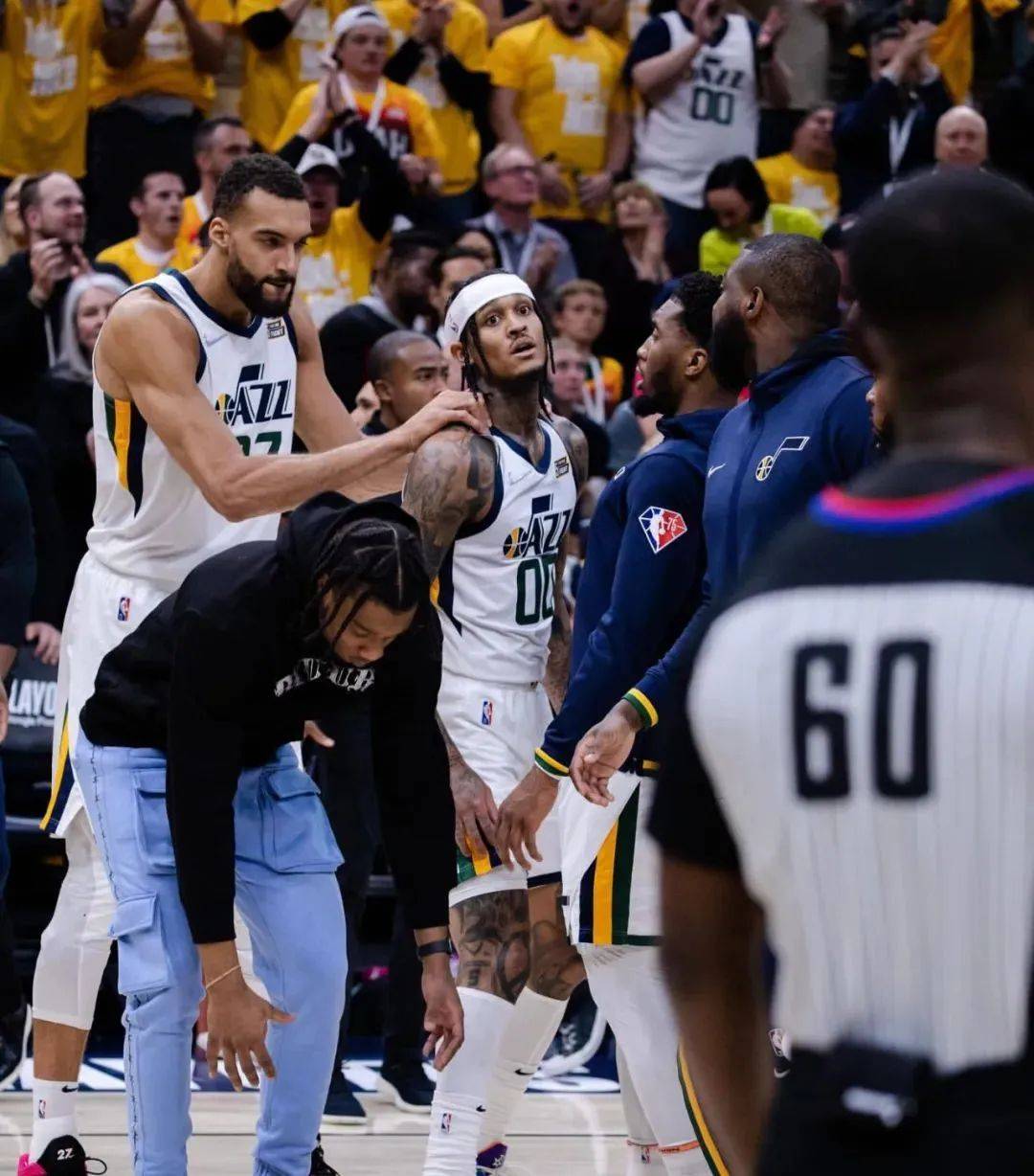 山东队完胜公牛，米切尔惊艳四座的简单介绍