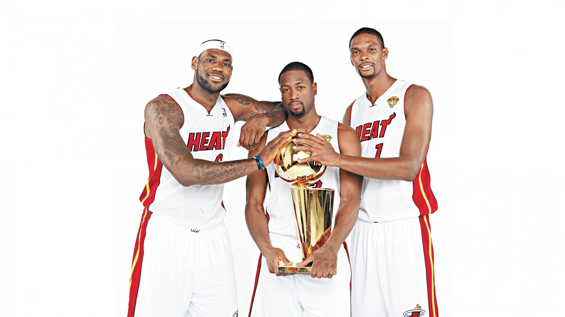 九游娱乐-赛道与球场，当F1揭幕战遇见几内亚式逆转