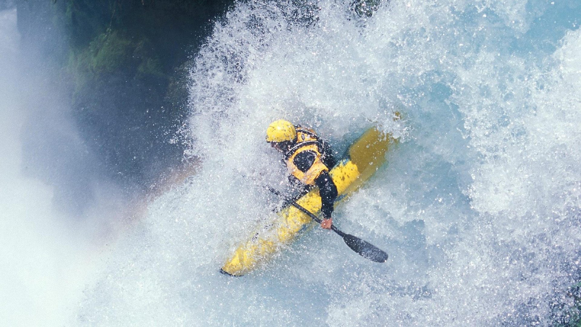 赛道上的火焰，周冠宇点燃赛场，哈斯车队险胜雷诺