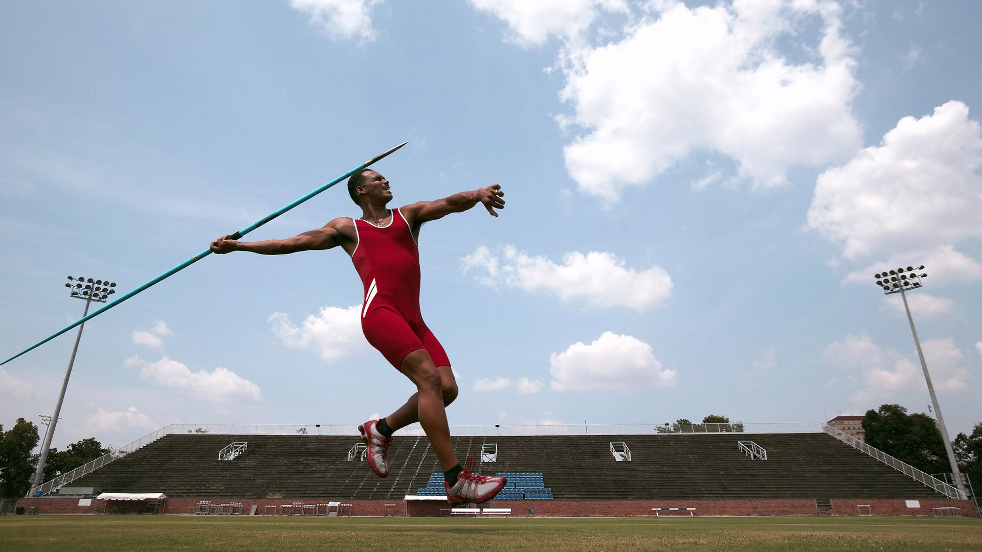 瑞士风暴席卷威斯特法伦，布鲁诺的统治之夜与多特蒙德的沉默